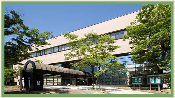 高周波文化ホール(新湊中央文化会館)